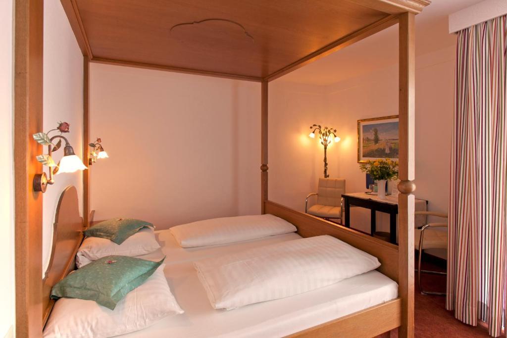 Hotel Mayer Germering Quarto foto
